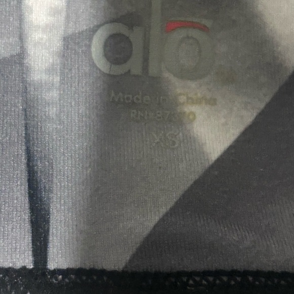 Alo Yoga Cropped Leggings XS - Picture 2 of 7